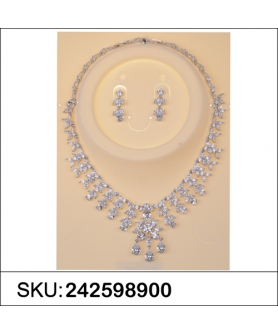 Necklace& Earr Set White